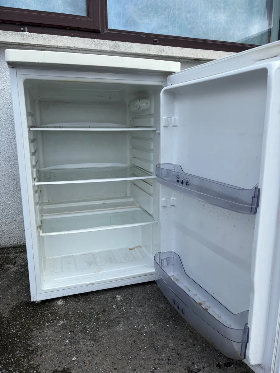 Undercounter fridge - Image 3