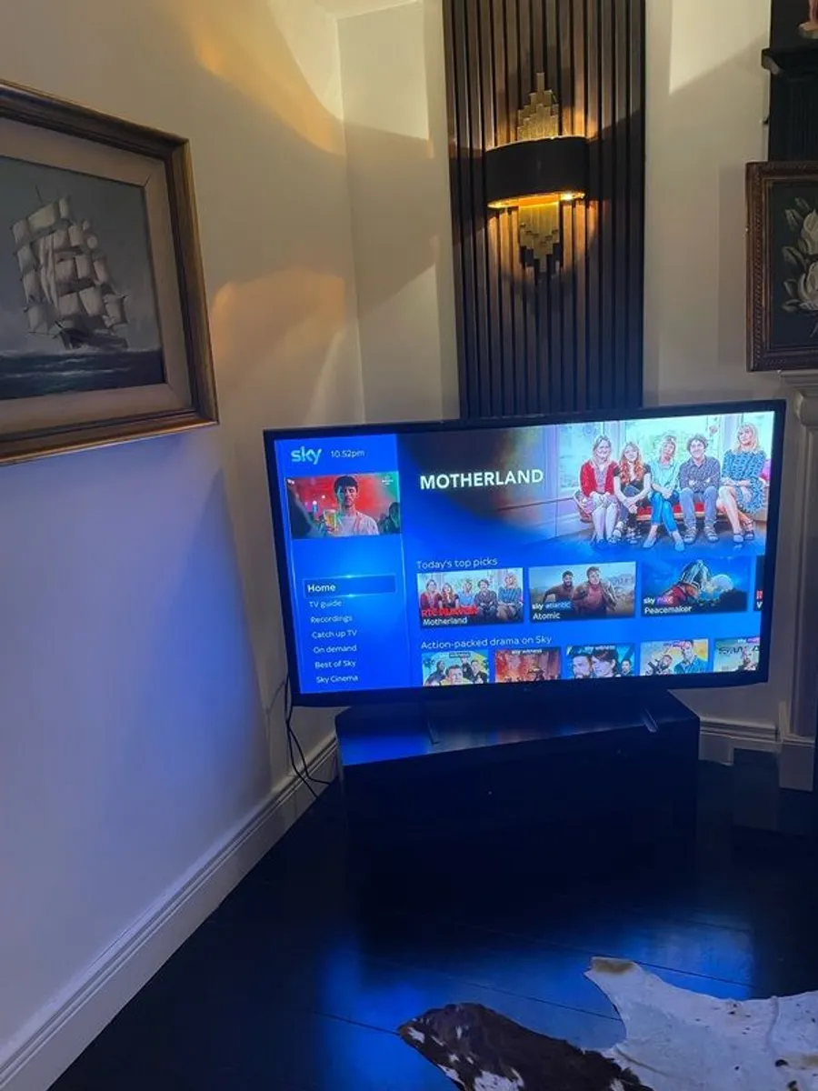 60" LG tv - Image 1