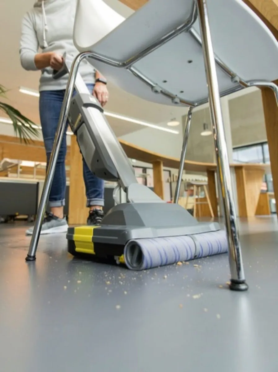 KARCHER BR 30/1 cordless scrubber dryer - Image 4