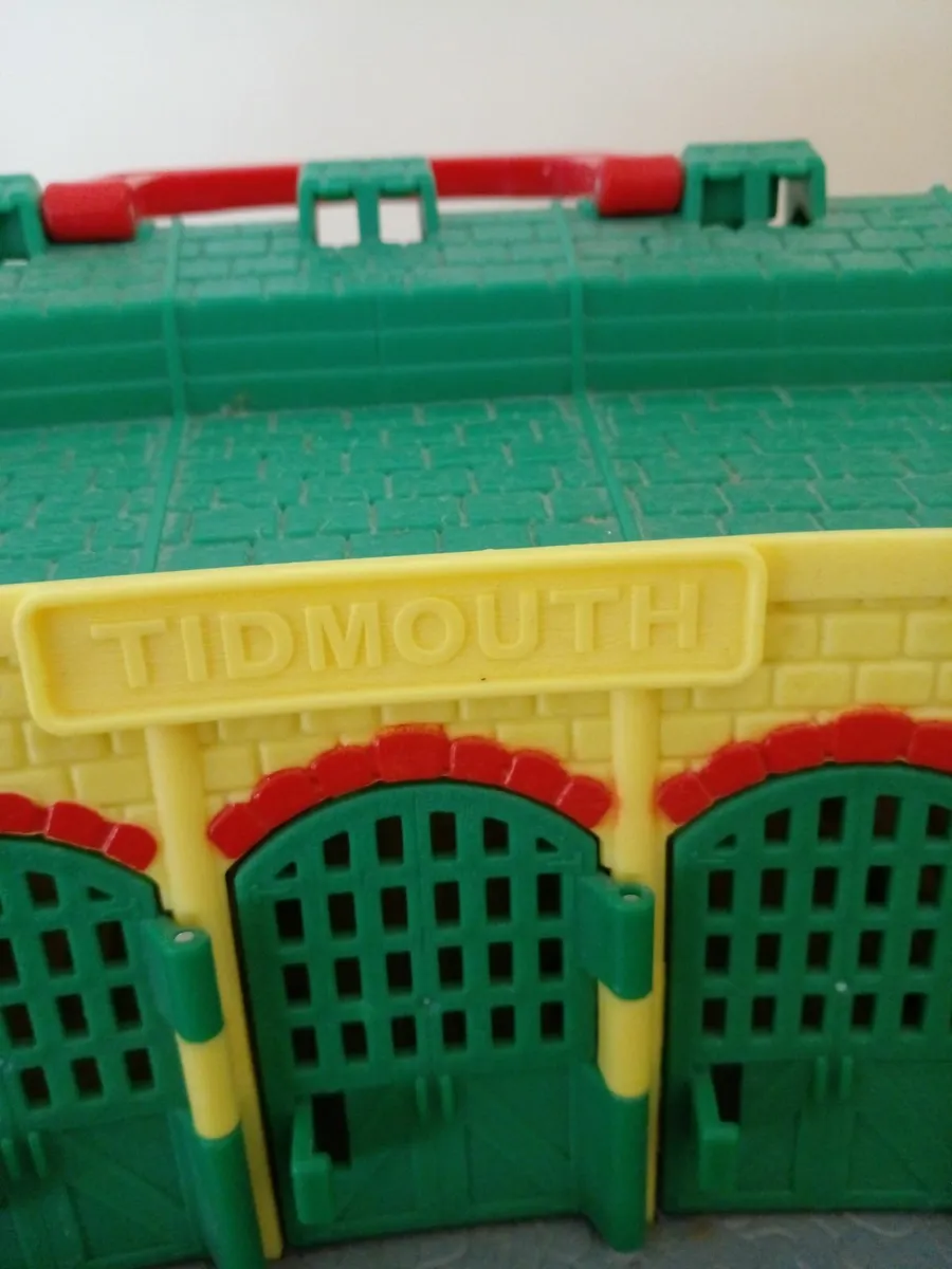 Thomas & Friends Take-n-Play Tidmouth Shed Playset - Image 2