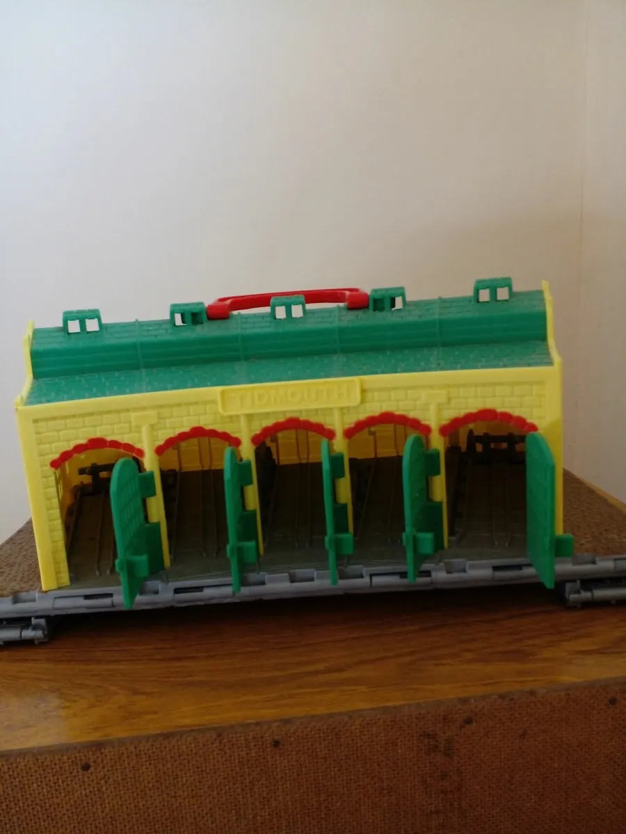 Thomas & Friends Take-n-Play Tidmouth Shed Playset - Image 3