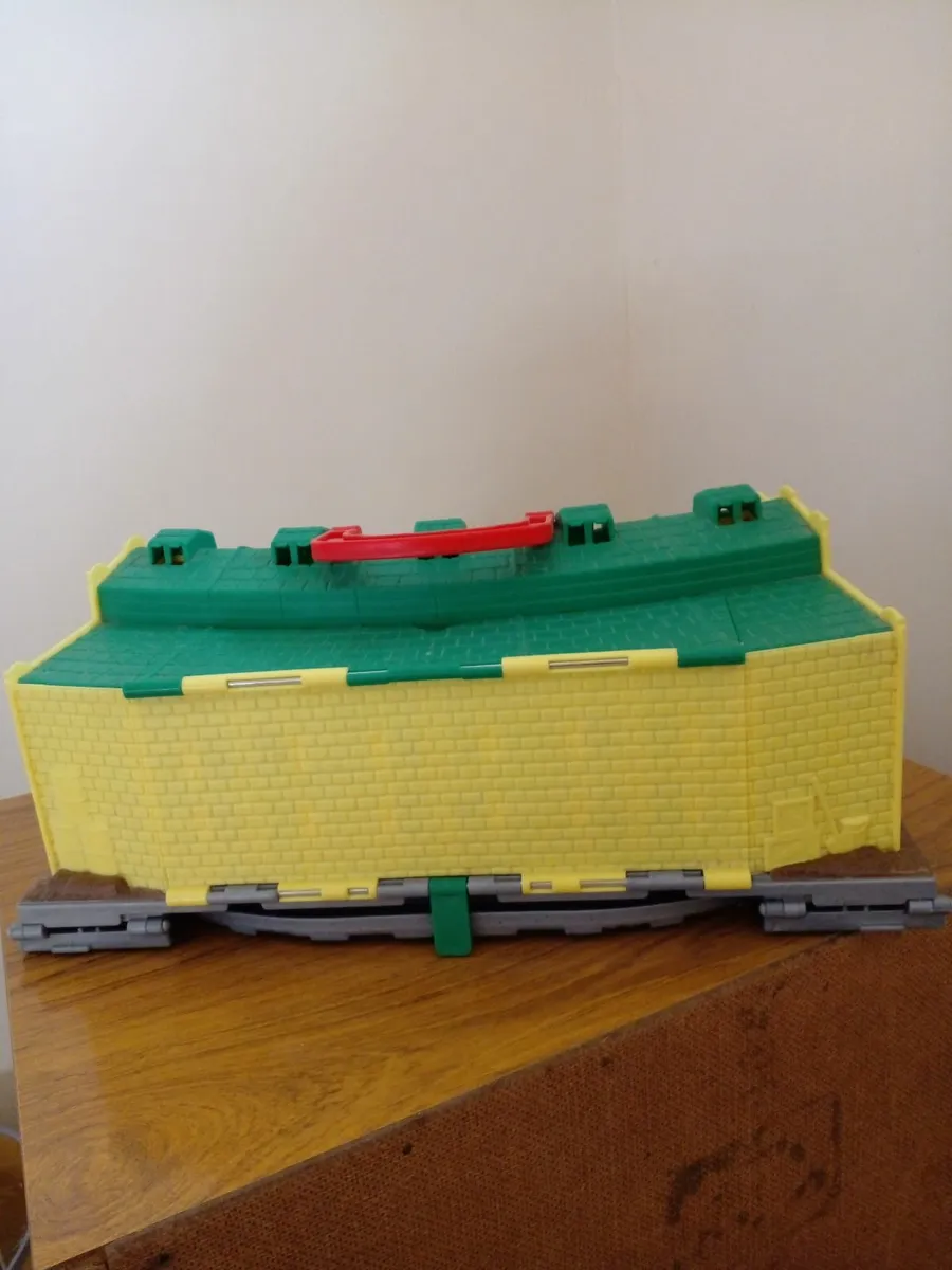 Thomas & Friends Take-n-Play Tidmouth Shed Playset - Image 4