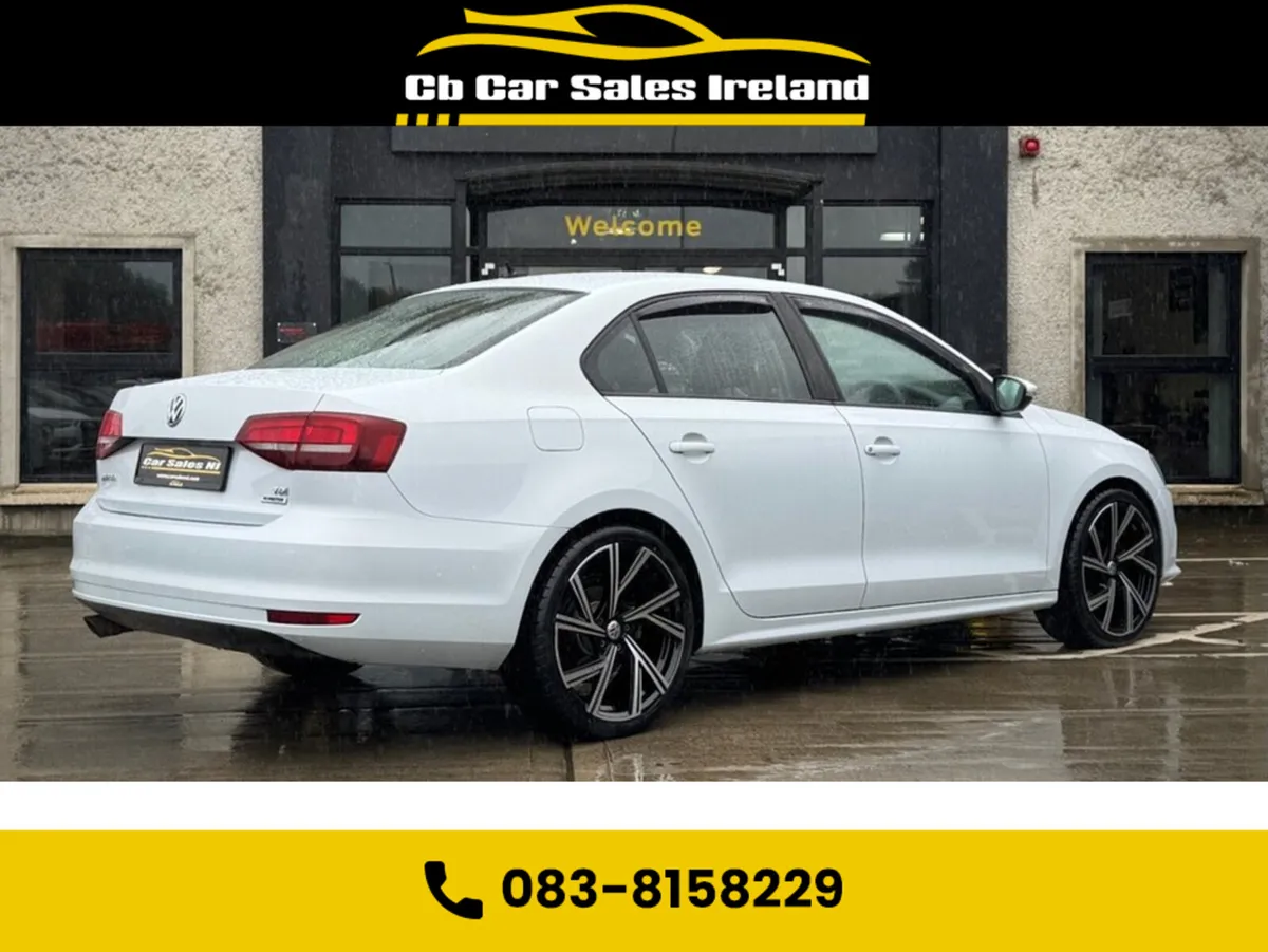 Volkswagen Jetta 2.0 TDI SE Saloon 4dr Diesel DSG - Image 3