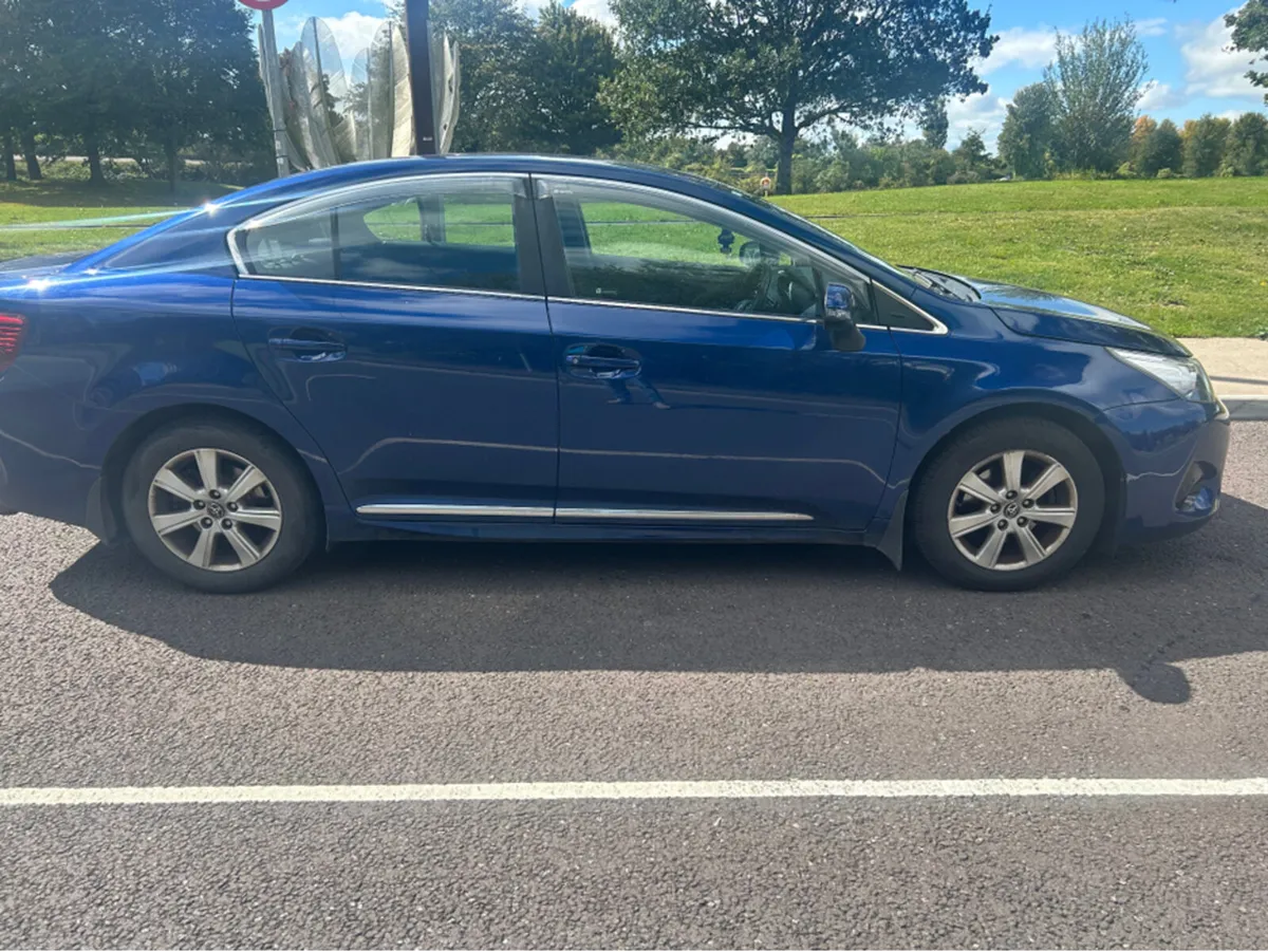 Toyota Avensis 1.6 D AURA 4DR - Image 4