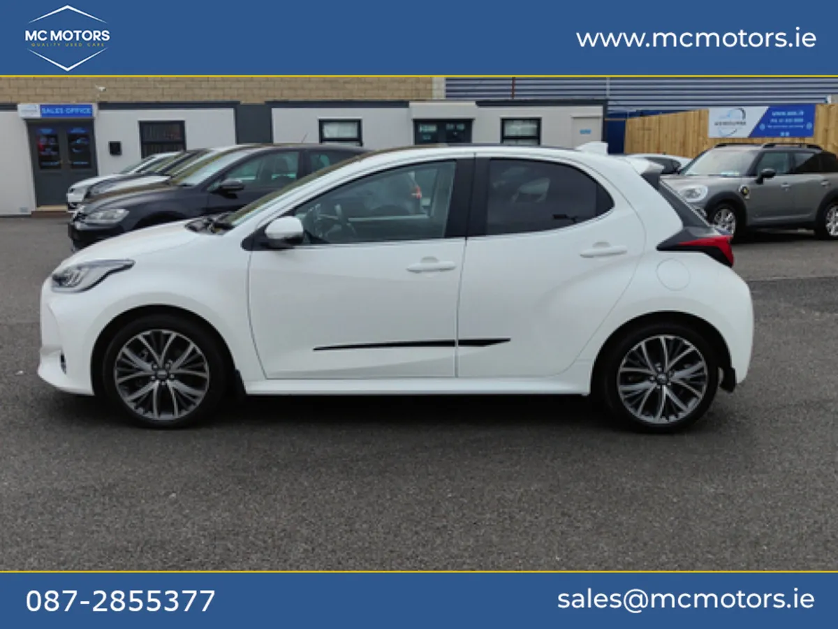 Toyota Yaris 1.5 PLATINUM 4DR AUTO - Image 2