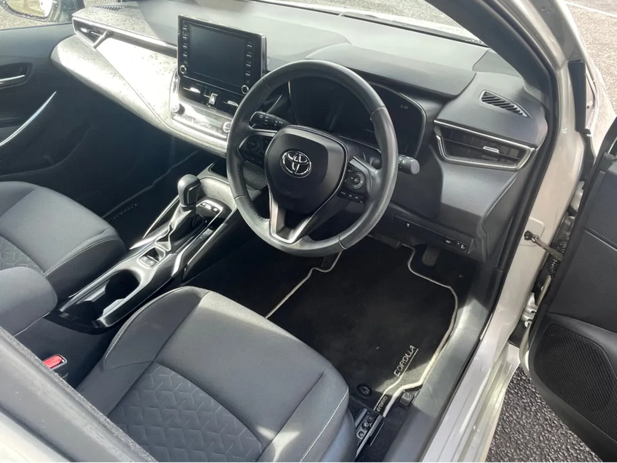 Toyota Corolla HYBRID LUNA H/B AUTO A 4DR - Image 4