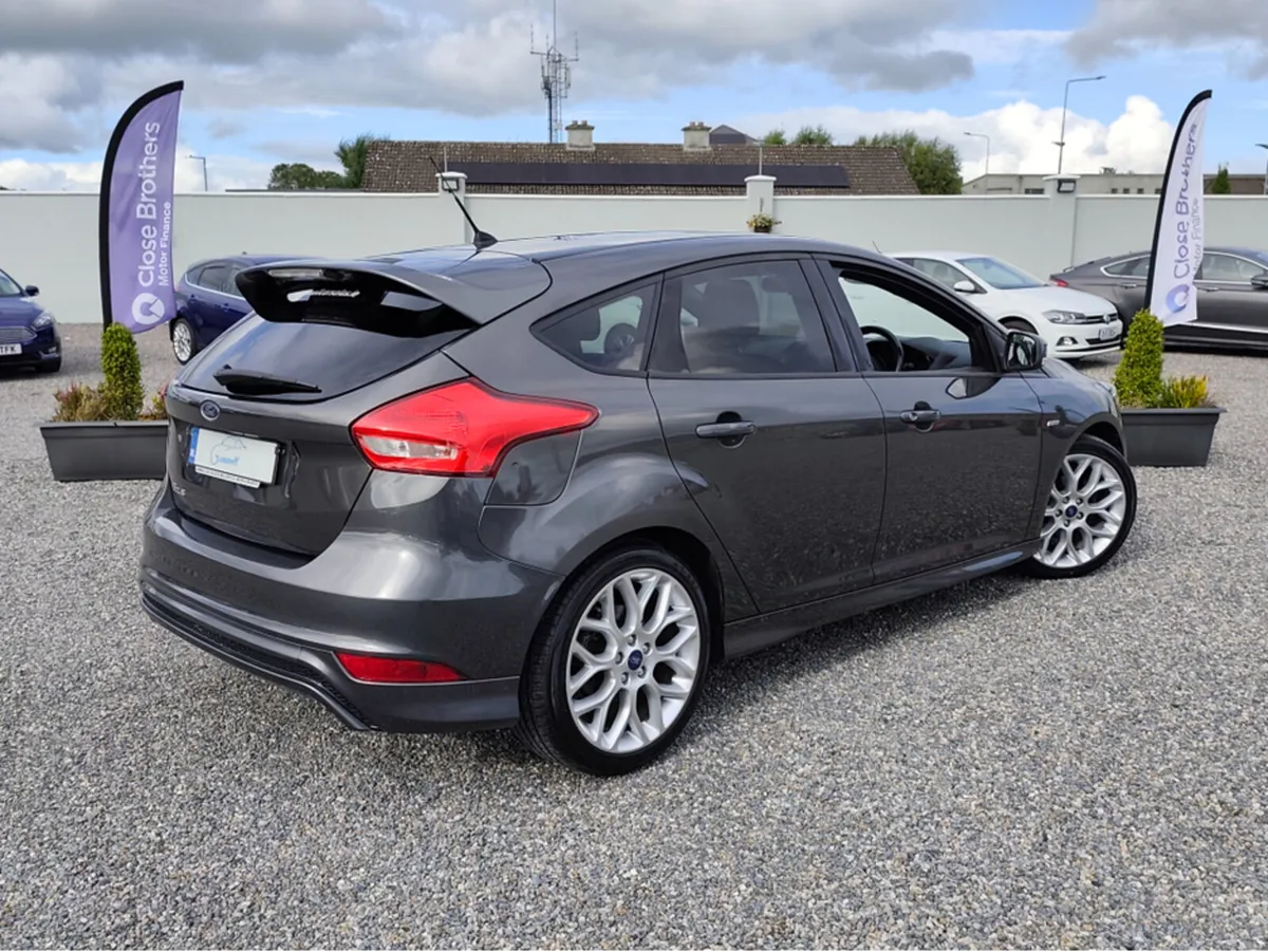 Ford Focus ST-LINE TDCI - Image 2