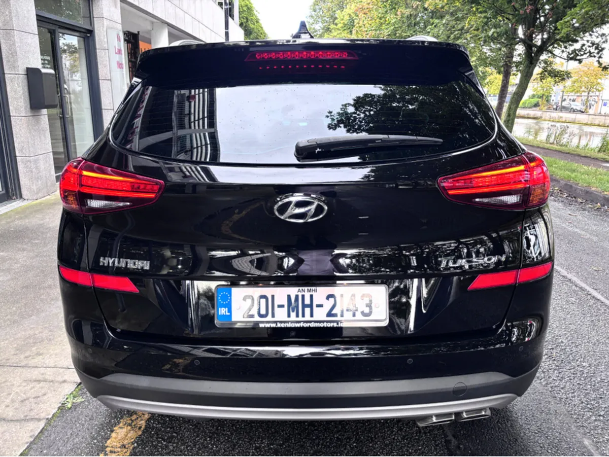Hyundai Tucson 1.6d EXECUTIVE PLUS 5DR - Image 4