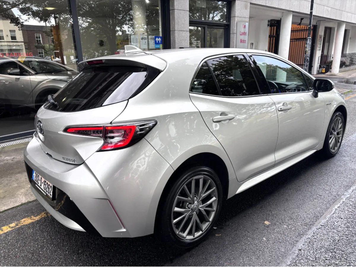 Toyota Corolla HYBRID SOL 5DR AUTO - Image 2