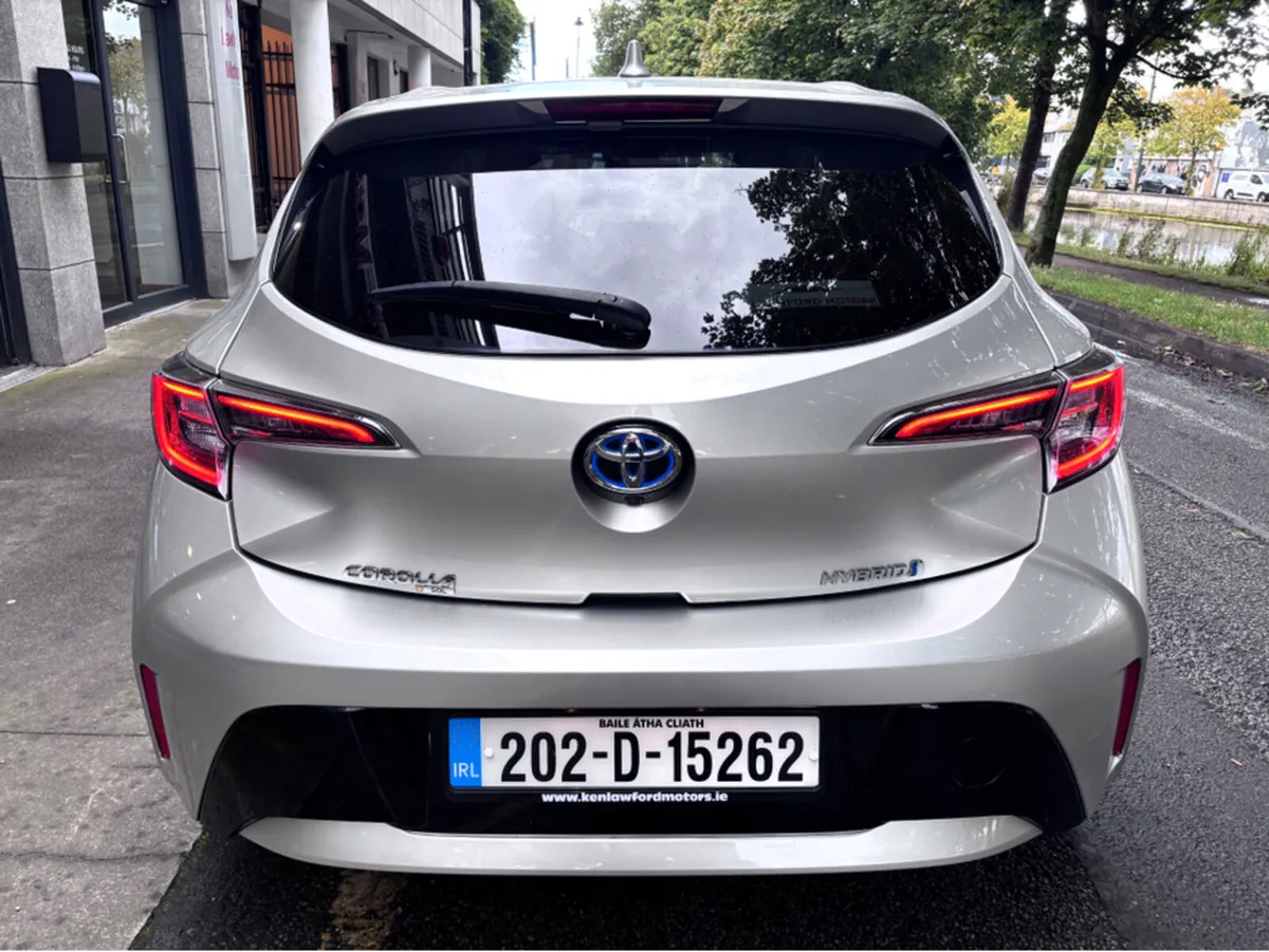 Toyota Corolla HYBRID SOL 5DR AUTO - Image 4
