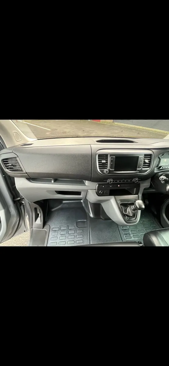 2020 vaxhaull vivaro - Image 4