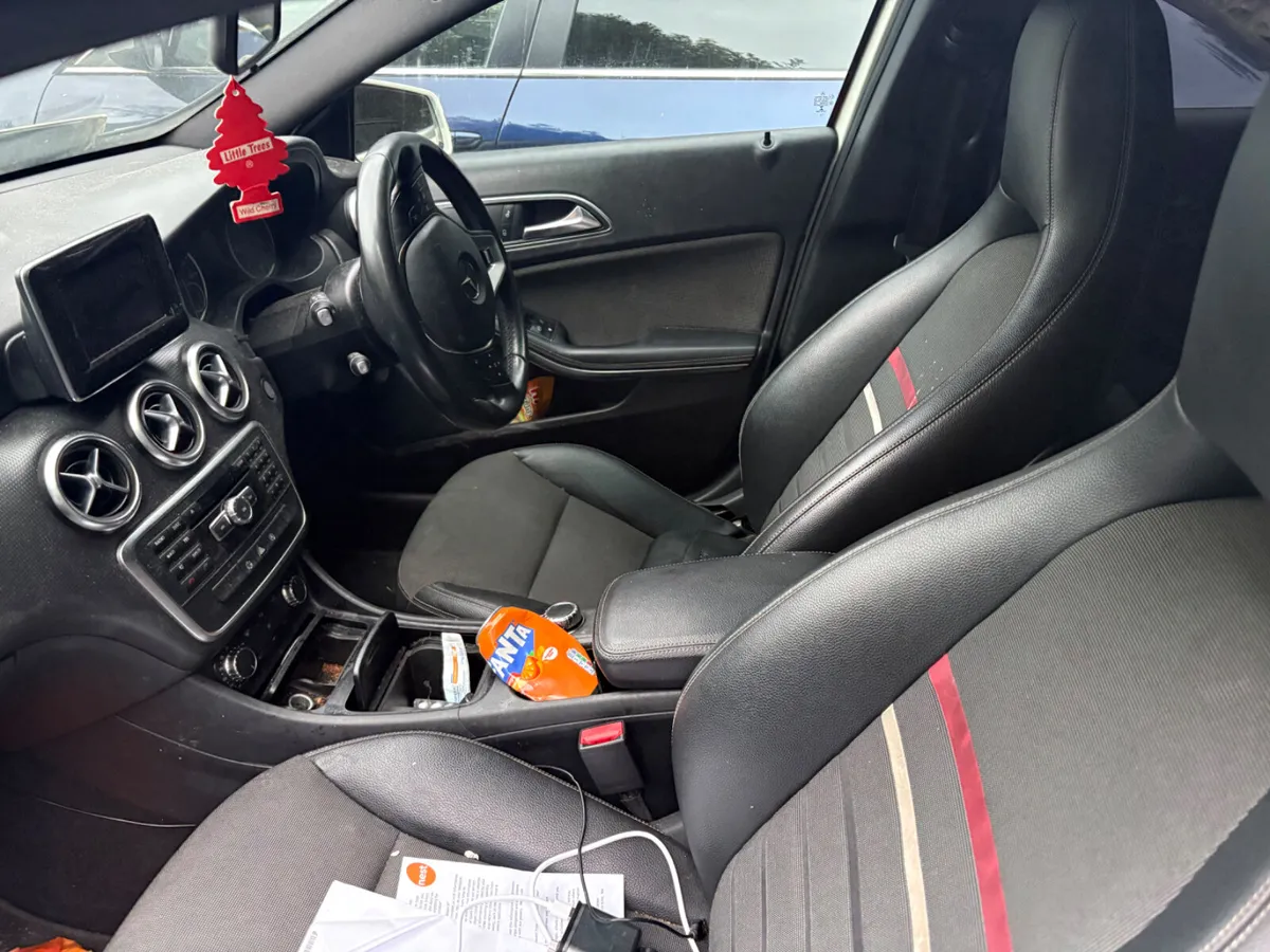 15 MERCEDES A200 SPORT - Image 3