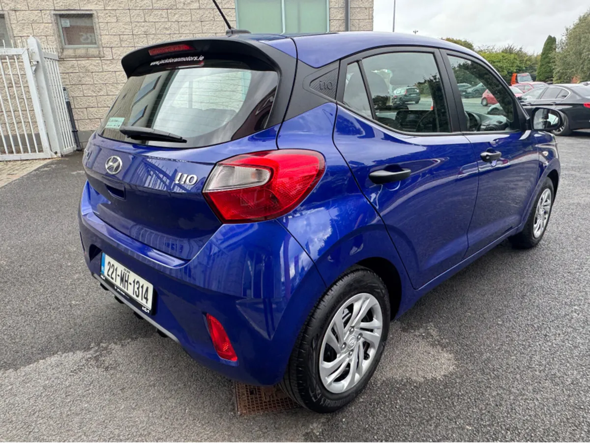 Hyundai i10 CLASSIC 5DR - Image 2