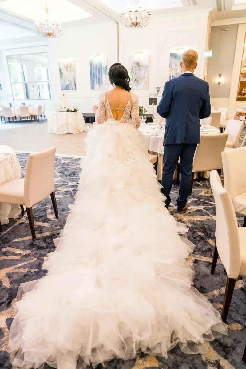Wedding dress - Image 2