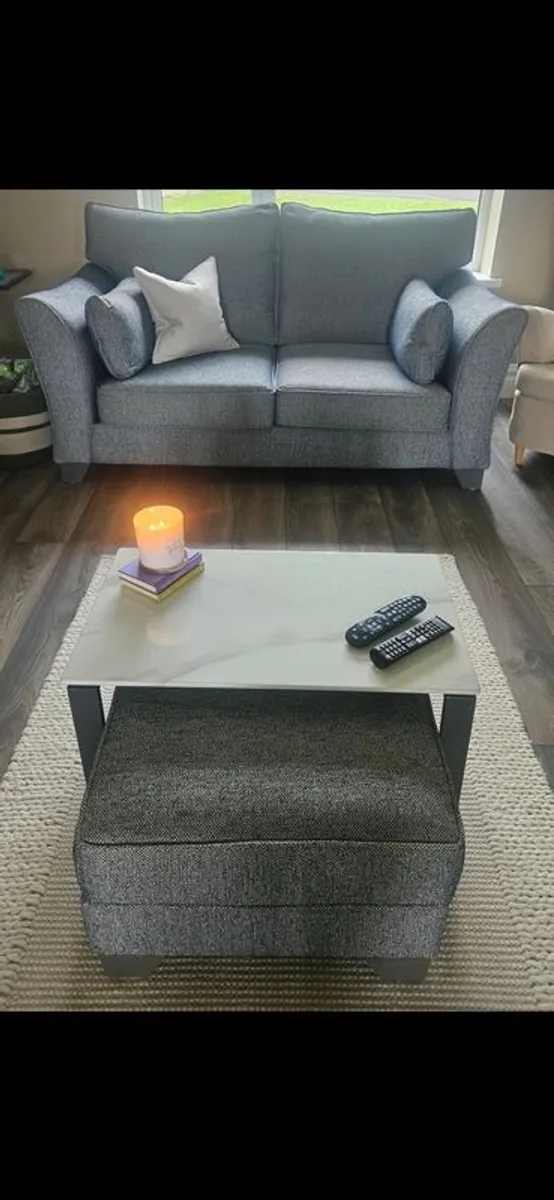 Couch - Image 2