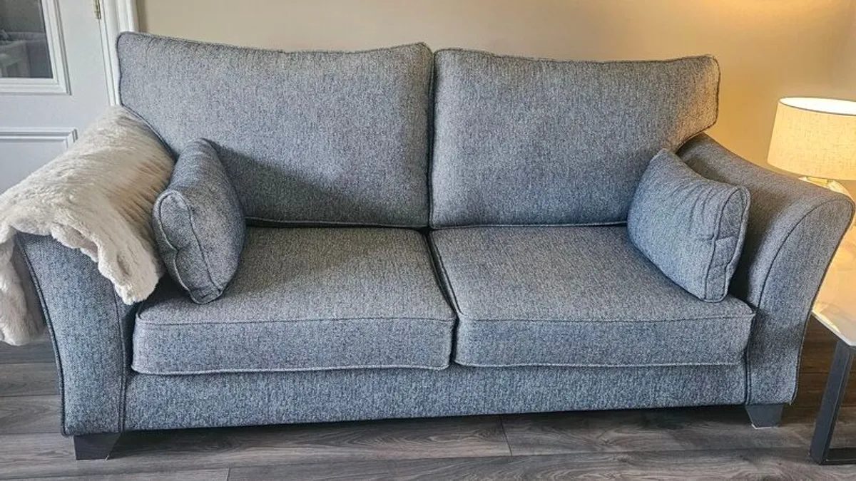 Couch - Image 3