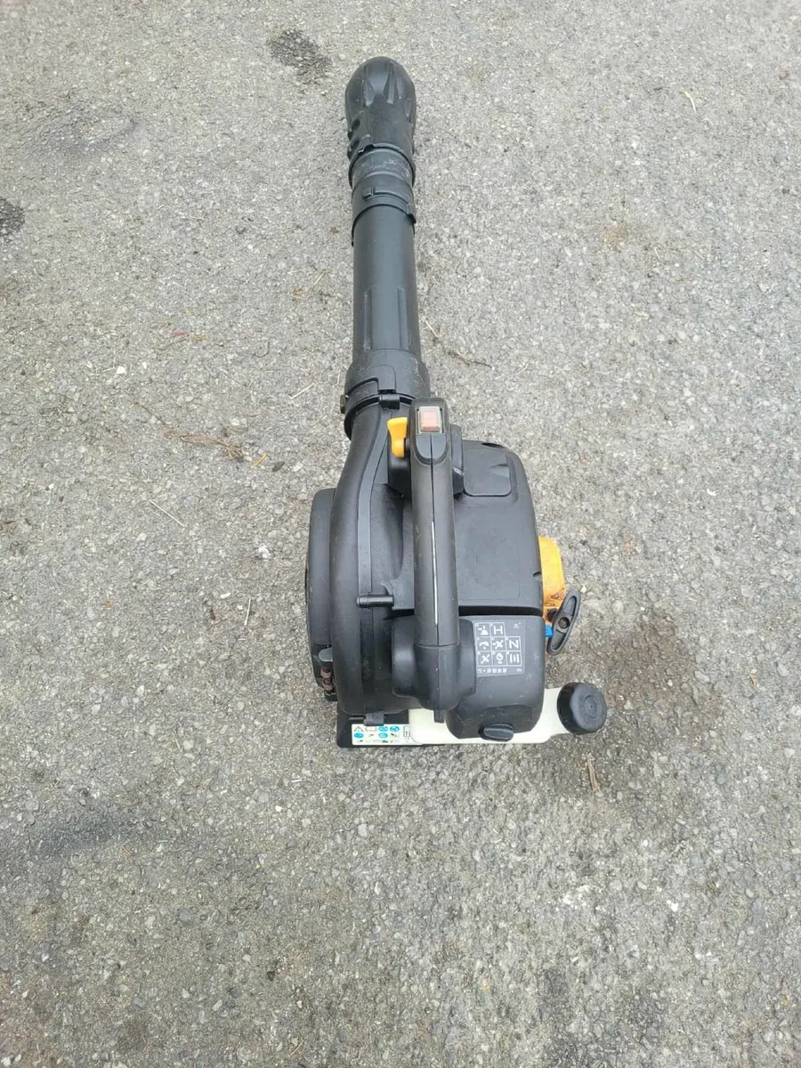 McCullough leaf blower petrol running well - Image 4