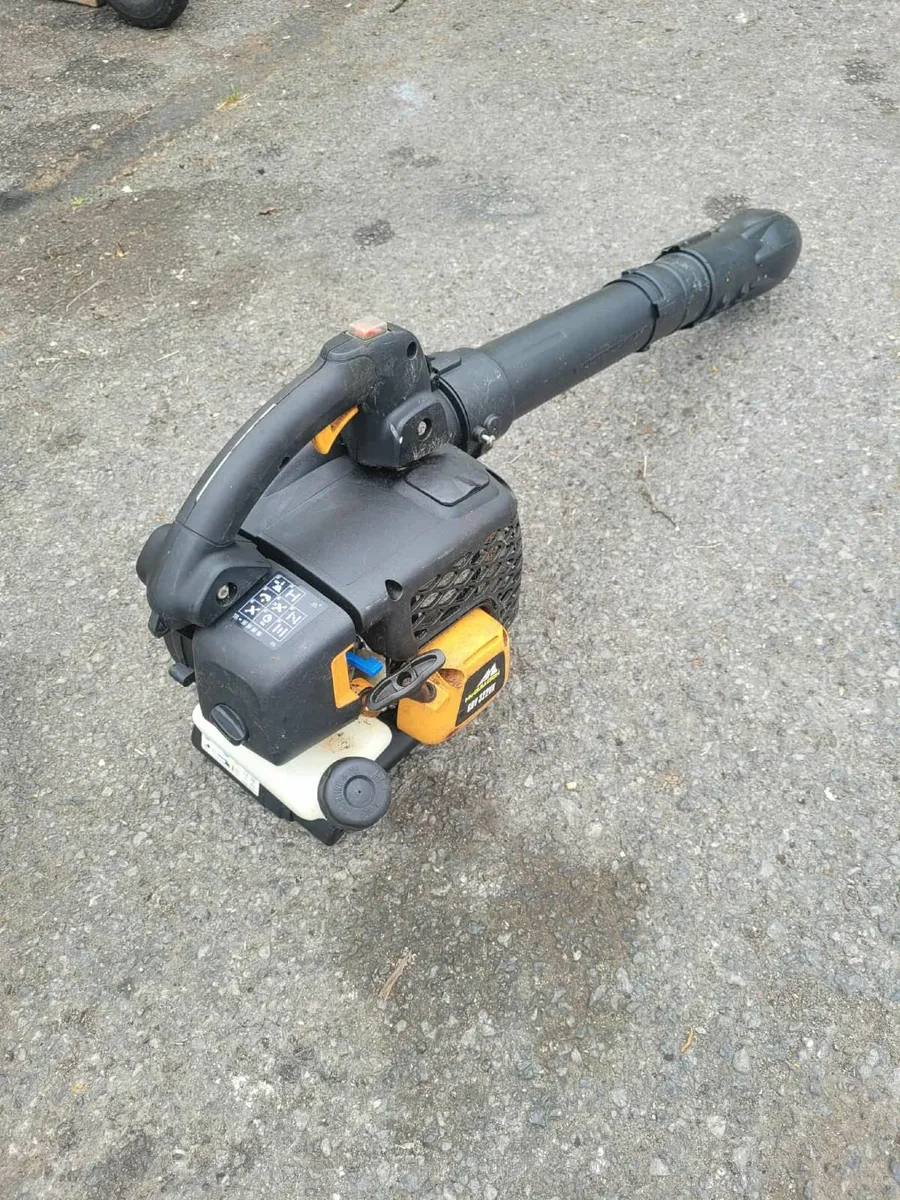 McCullough leaf blower petrol running well - Image 1