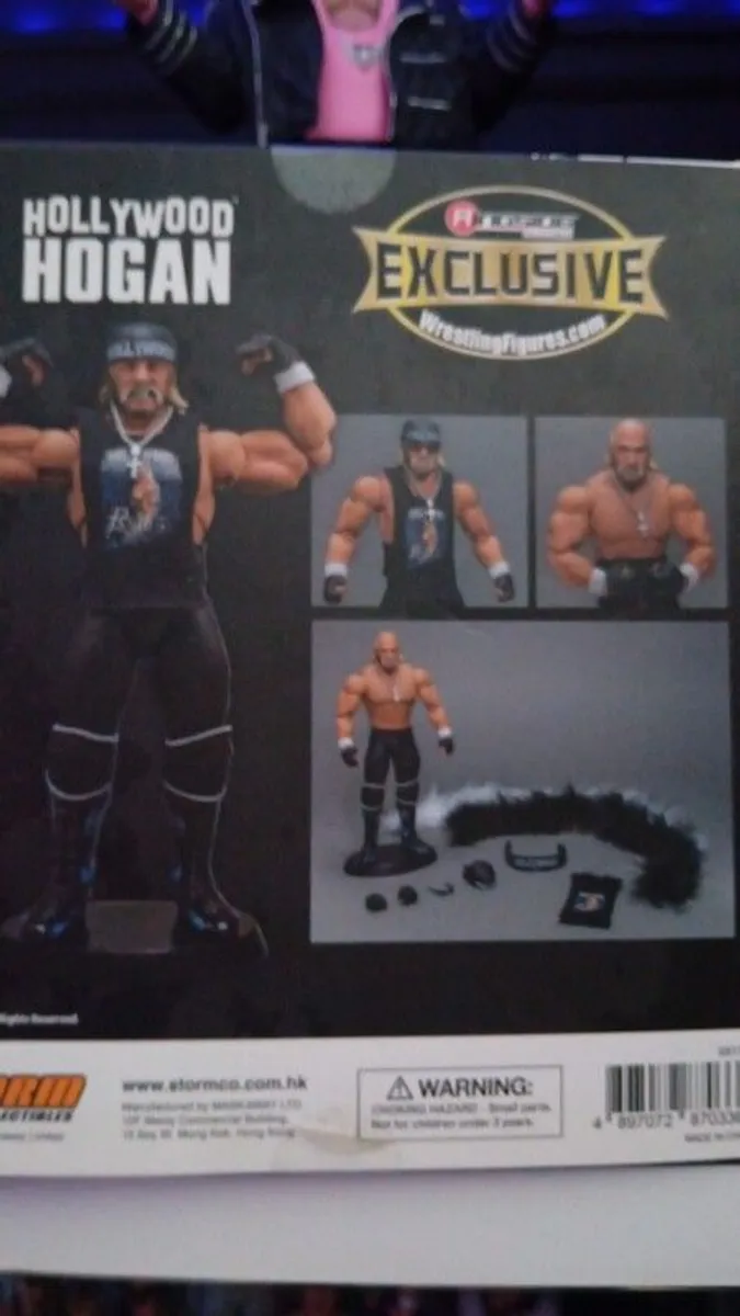Storm Collectibles WWE Hollywood Hulk Hogan Exclusive Figure signed - Image 3