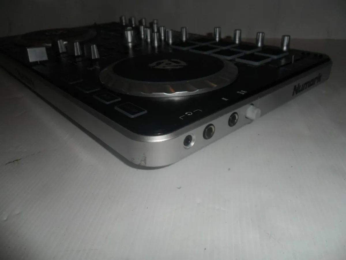 Numark Mix Track Pro 2 Mixer - Image 2