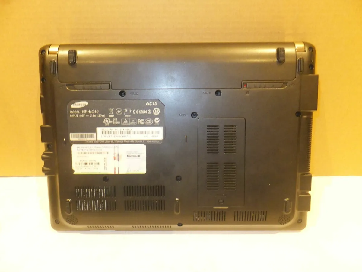 Samsung NC10 mini laptop - Image 4