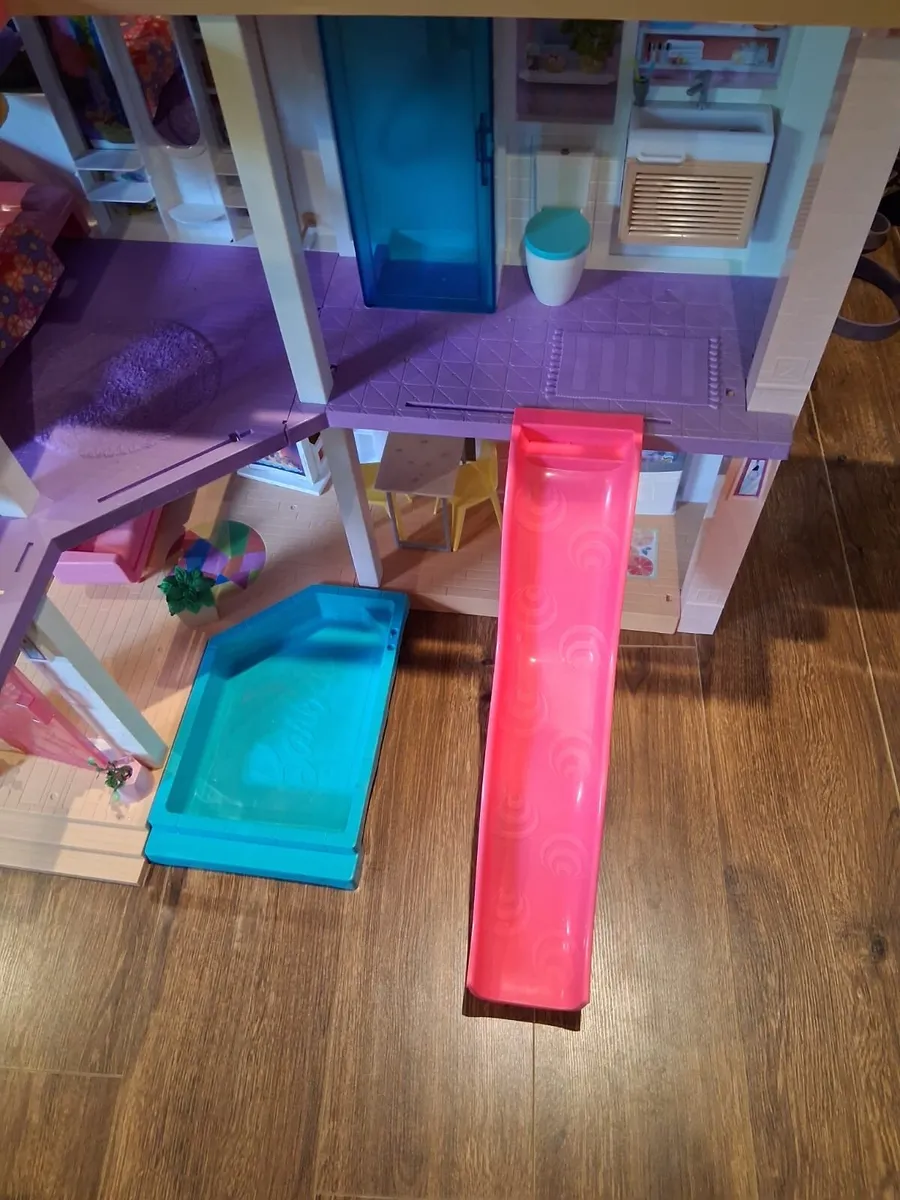 Barbie house great condition 1 - Image 2