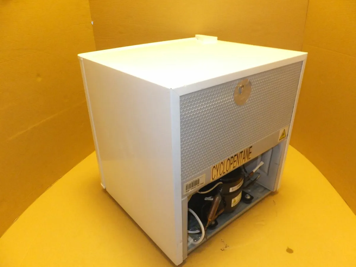 Ikea mini fridge - Image 3