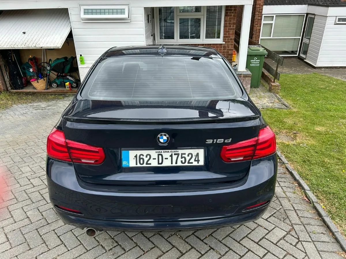BMW 3-Series 2016 - Image 2