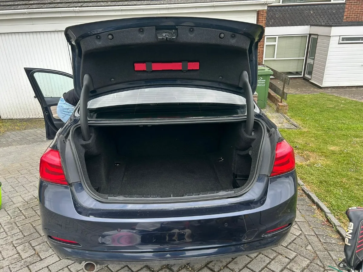 BMW 3-Series 2016 - Image 3