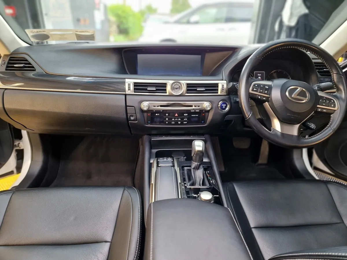 2016 Lexus Gs300h - Image 2