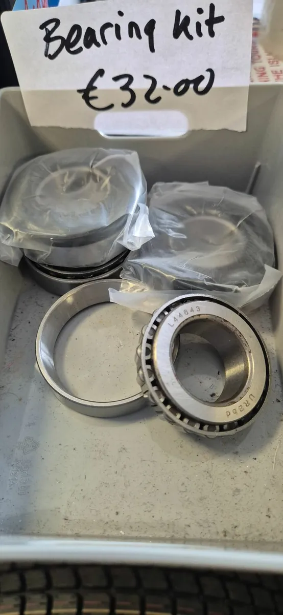 Bearings for full axle €32 - Image 1