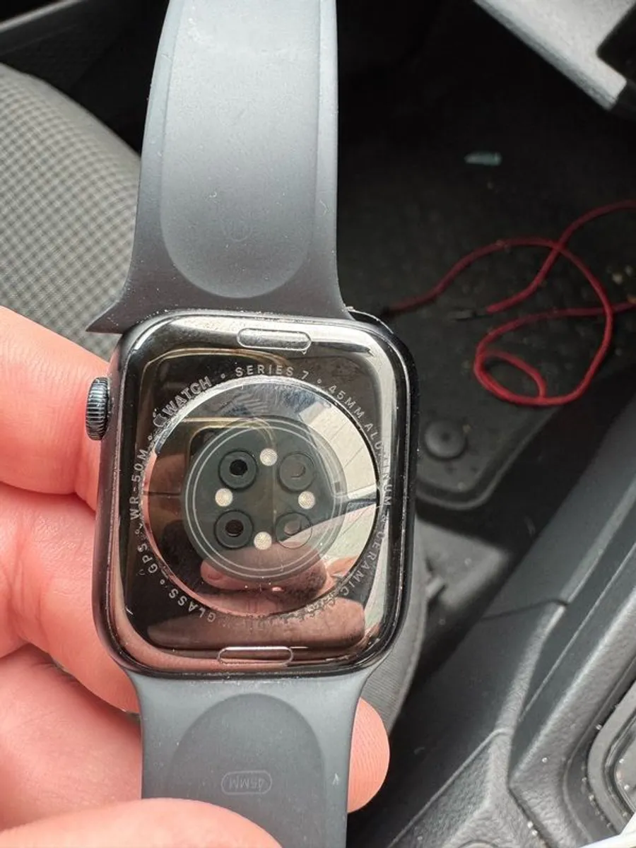 Apple Watch 7 45mm - Image 2