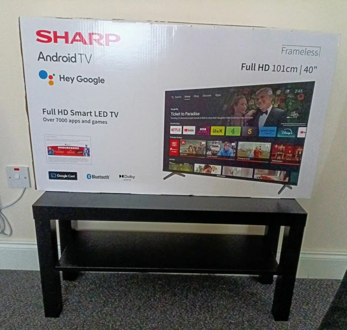 big tv + table - Image 1