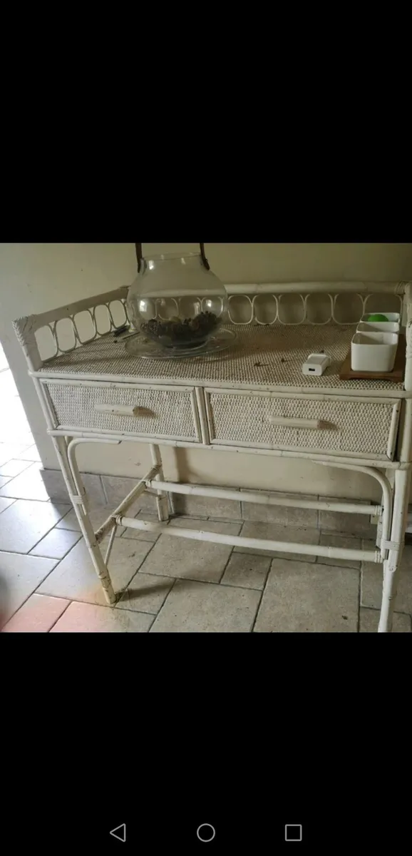 Unusual Console Table (Cream Bamboo / Rattan)