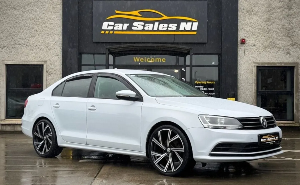 Volkswagen Jetta 2.0 TDI SE Saloon 4dr Diesel DSG - Image 1
