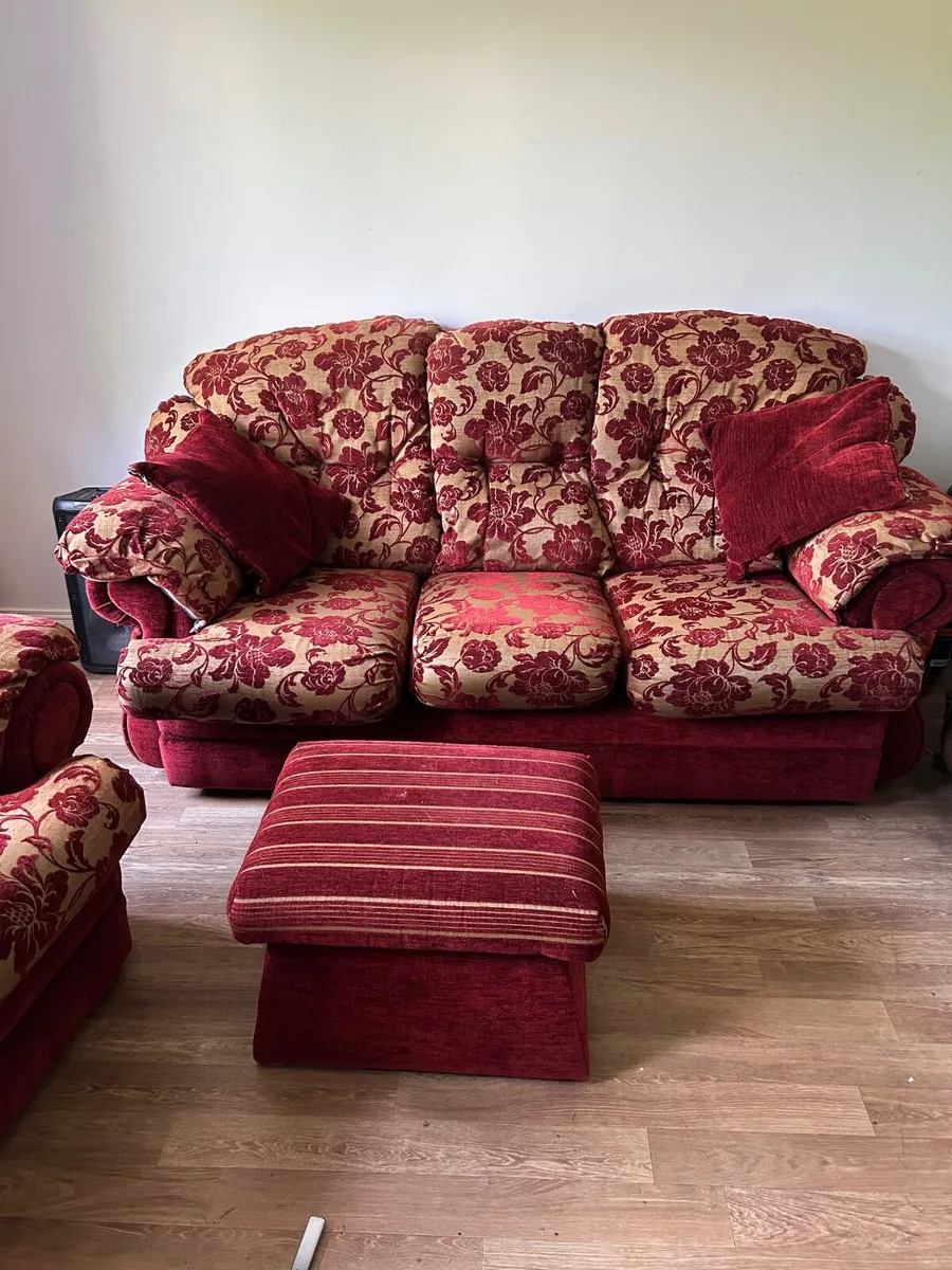 Sofa , 2 chairs and footstool - Image 1