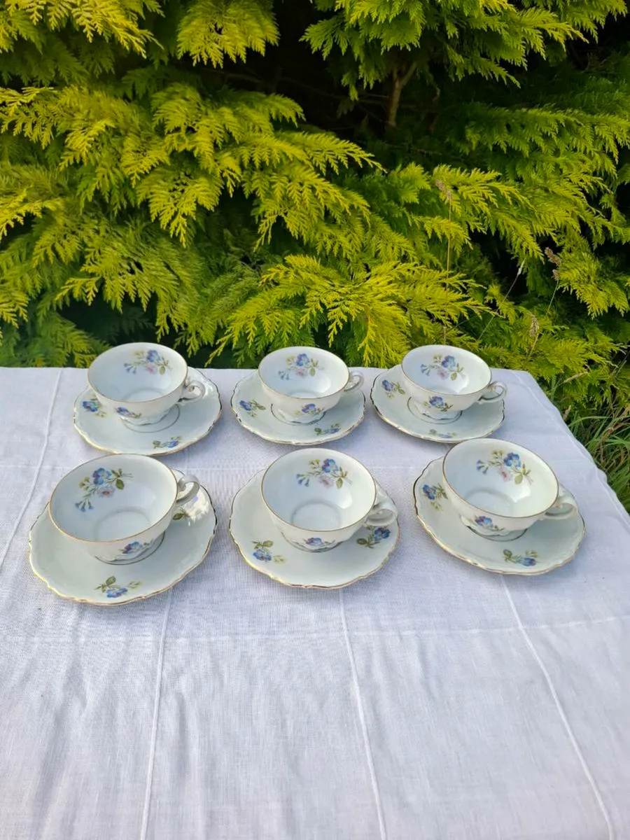 6 blue floral china tea cups postage possible - Image 1