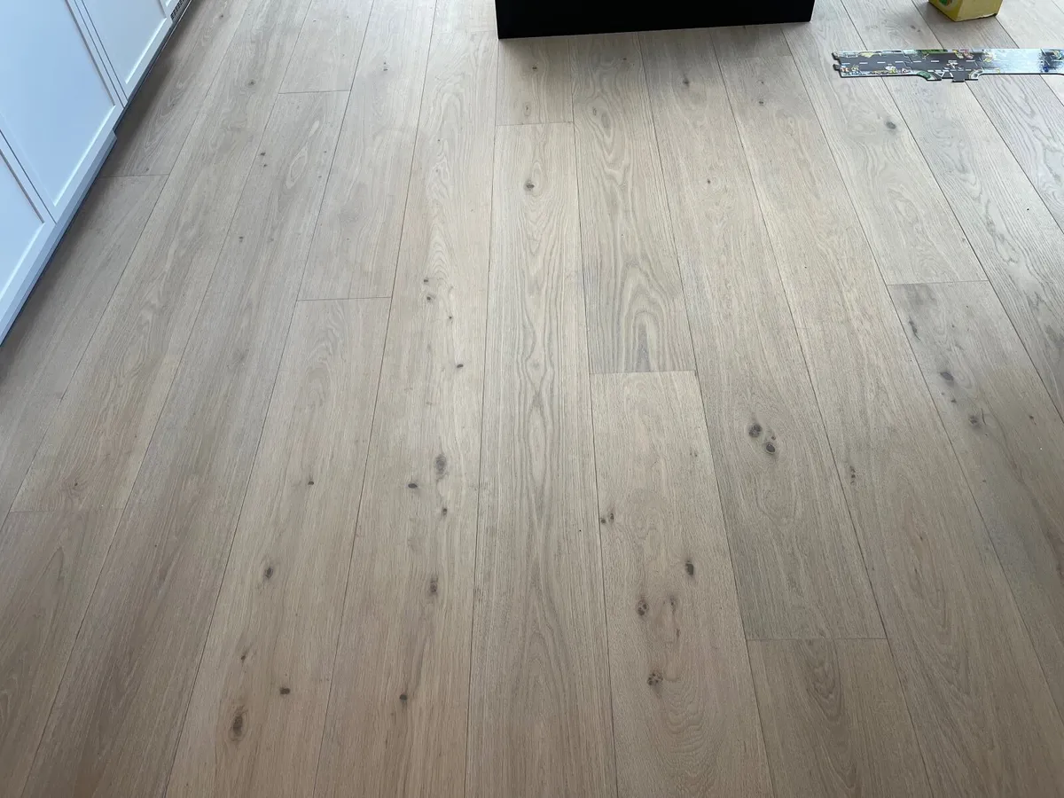 Wide Plank Flooring 9sqm  (pale oak) - Image 3