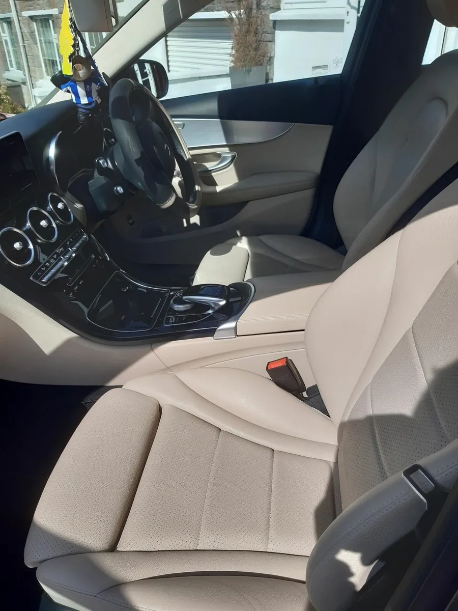 Mercedes-Benz C-Class 2017 - Image 2