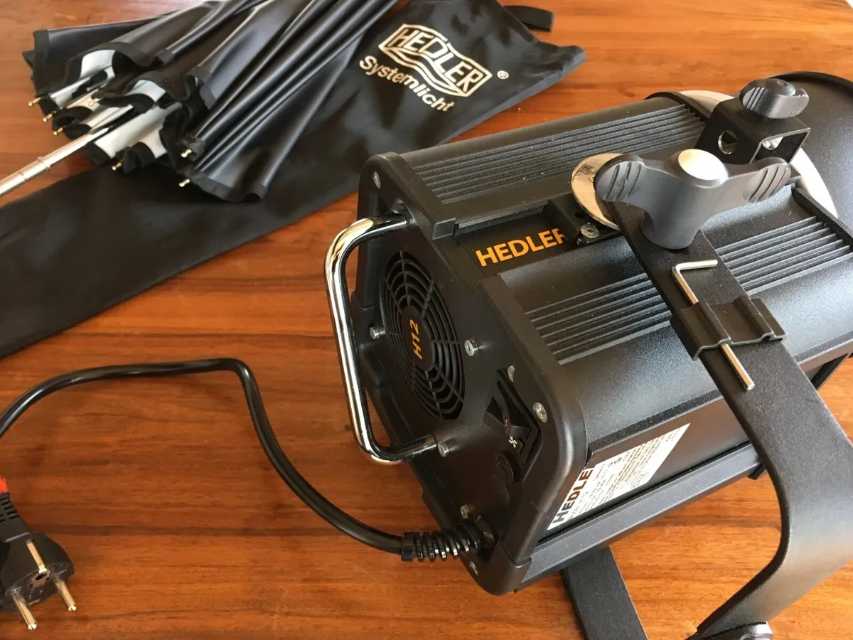 Photo Studio Light - Image 1