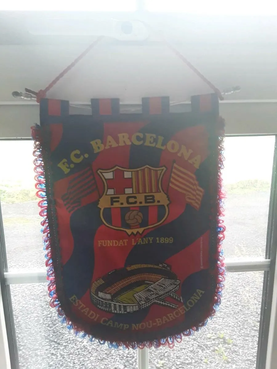 Barcelona football  pennant  30 years old - Image 1