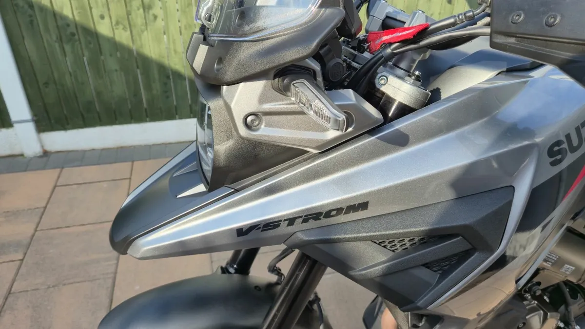 2025 Suzuki V-Strom 1050 – 3,600 km – As New - Image 3
