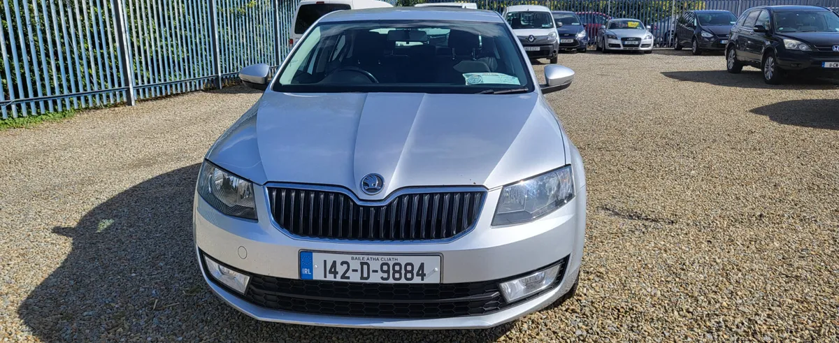 Skoda Octavia 2014 5 door Diesel manual - Image 3