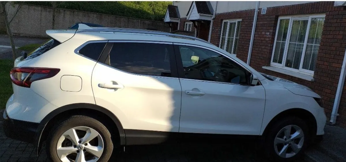 Nissan Qashqai  2018 PANORAMIC ROOF SPEC - Image 3