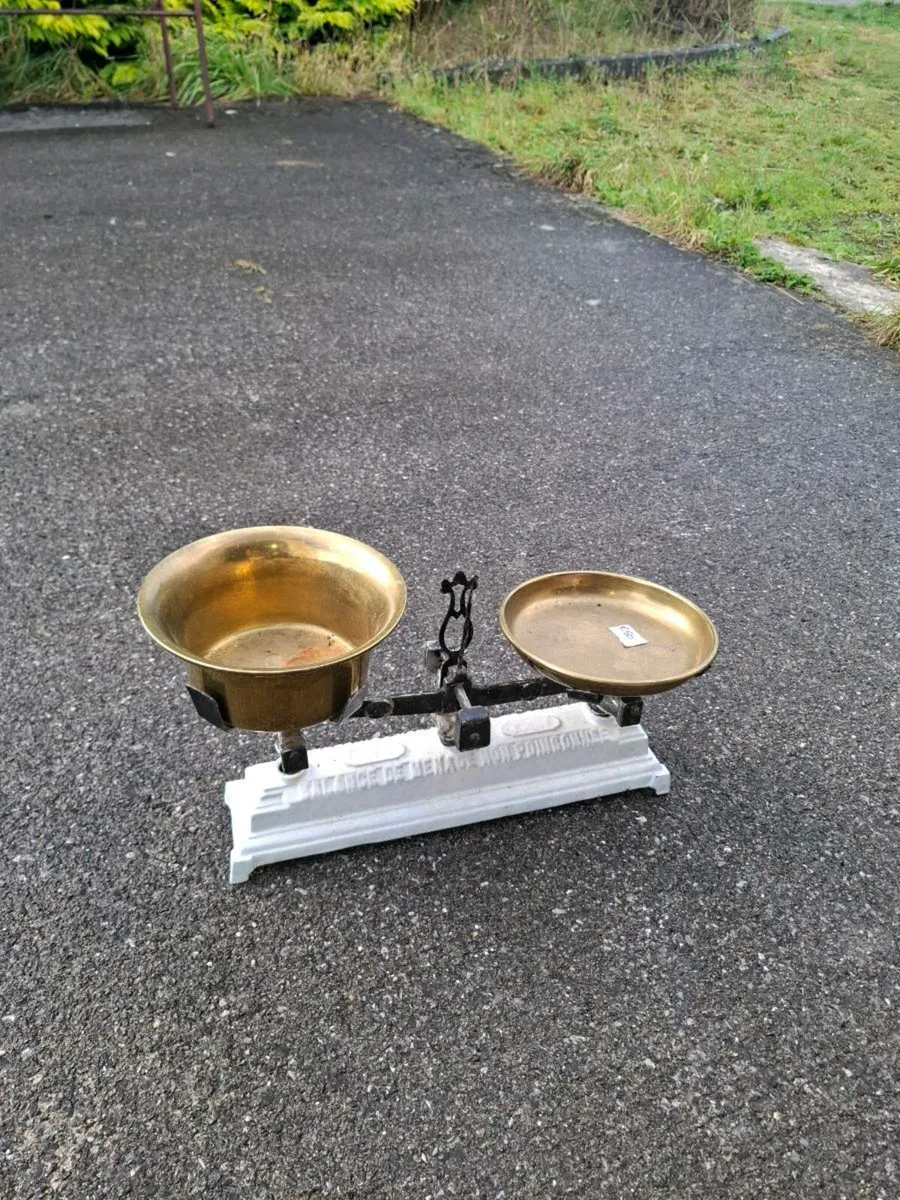 Old antique scale possible to post