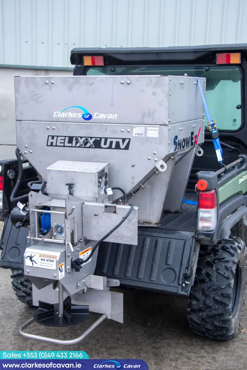 New Snowex Helixx 121 Salt Spreader - Image 3