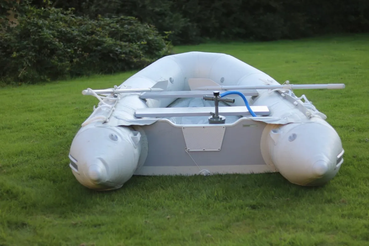 Inflatable boat - Image 4