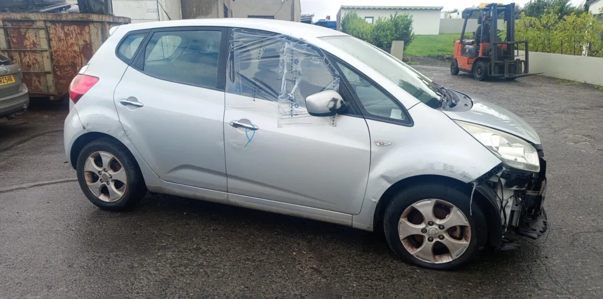 2012 KIA VENGA 1.4 PETROL FOR BREAKING! - Image 4