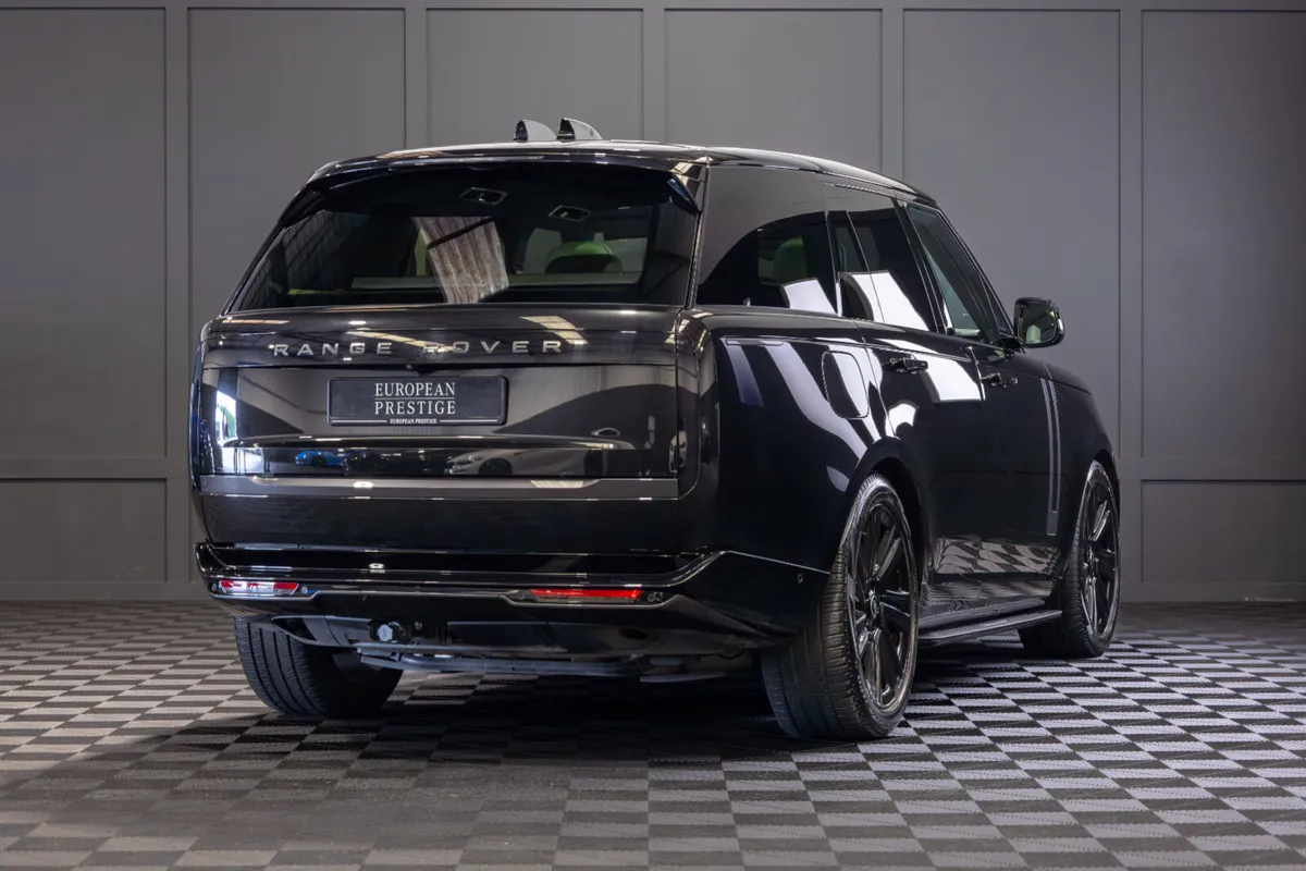 2024 Range Rover P460e HSE - Image 3