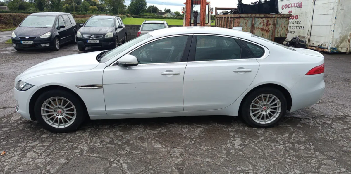 2017 JAGUAR XF 2,0 DIESEL FOR BREAKING - Image 2